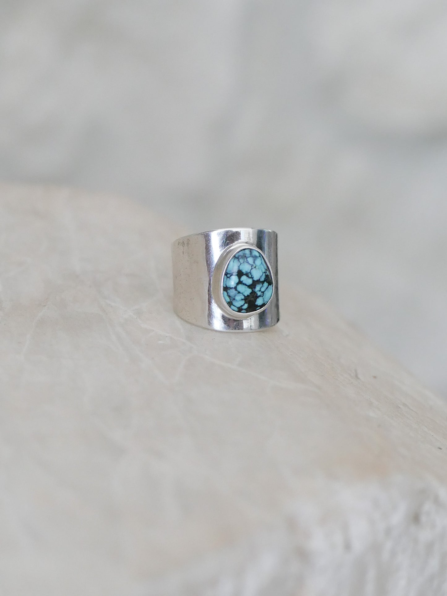 silver & turquoise shield ring: size 8