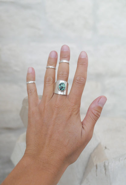 silver & turquoise shield ring: size 7