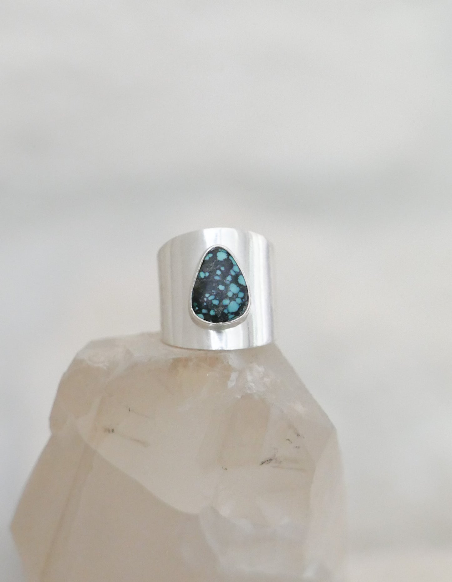 silver & turquoise shield ring: size 8