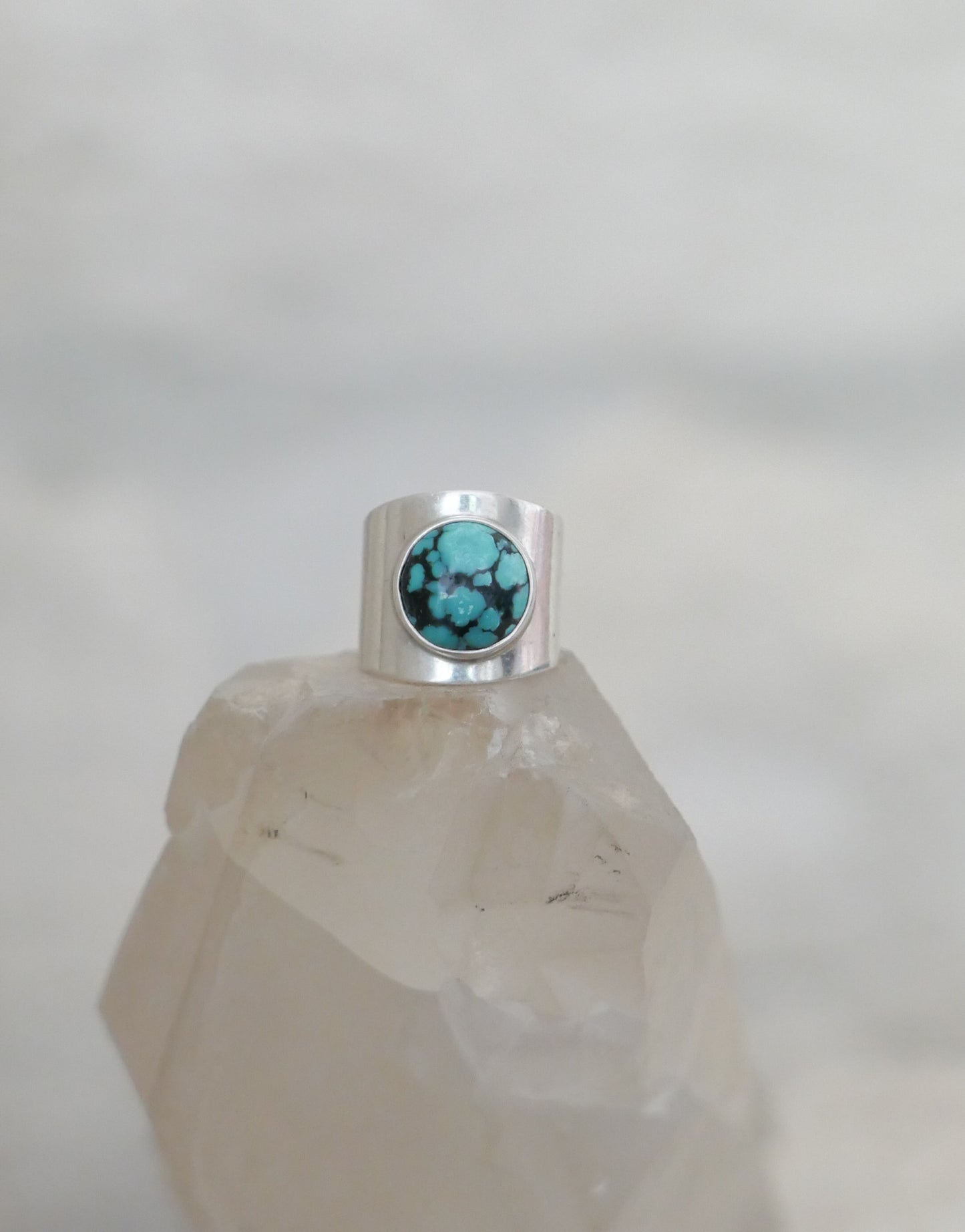 silver & turquoise shield ring: size 6